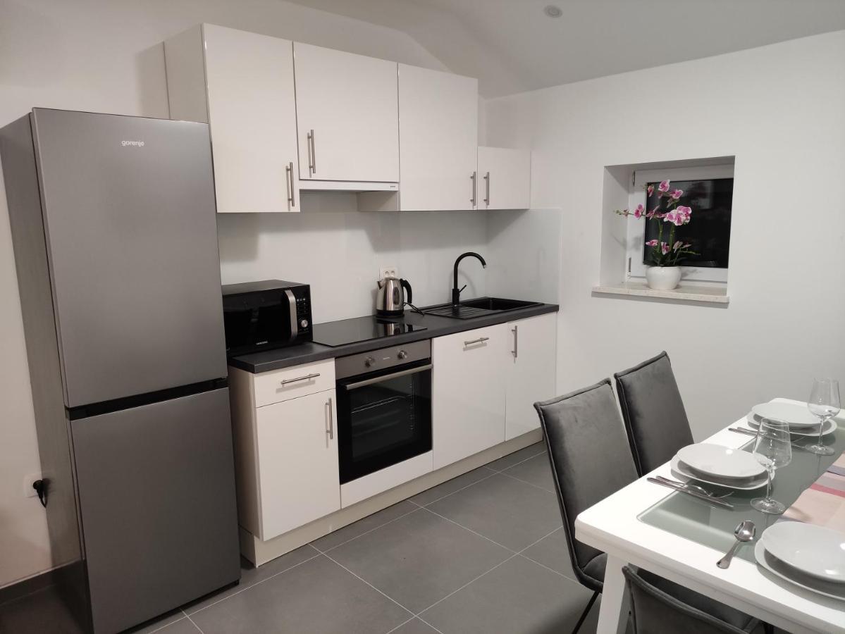 Apartment Mira 2